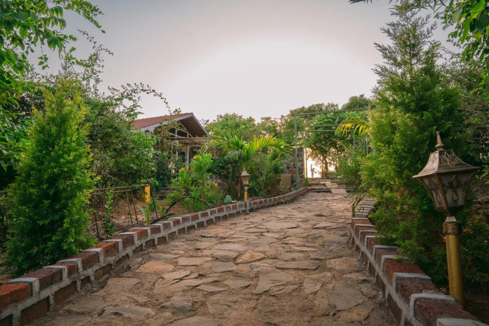 Eshi Resorts And Restaurant - Bhimashankars Jungle Luxury Resort Taleghar Extérieur photo