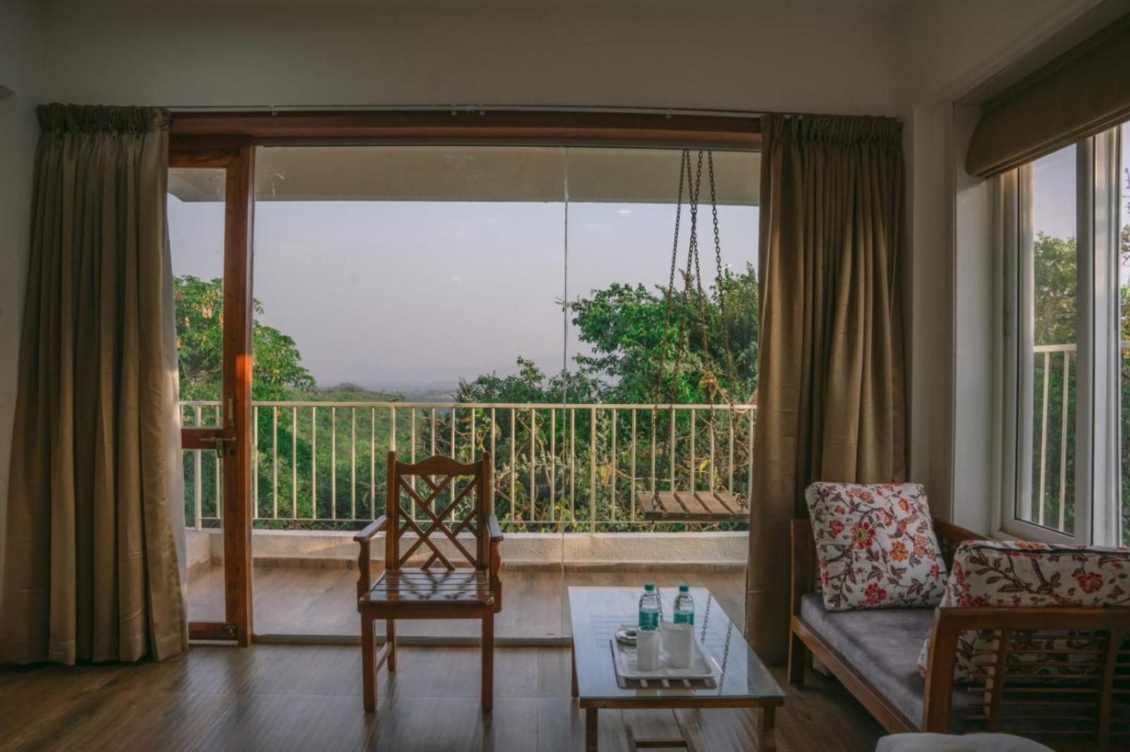 Eshi Resorts And Restaurant - Bhimashankars Jungle Luxury Resort Taleghar Extérieur photo