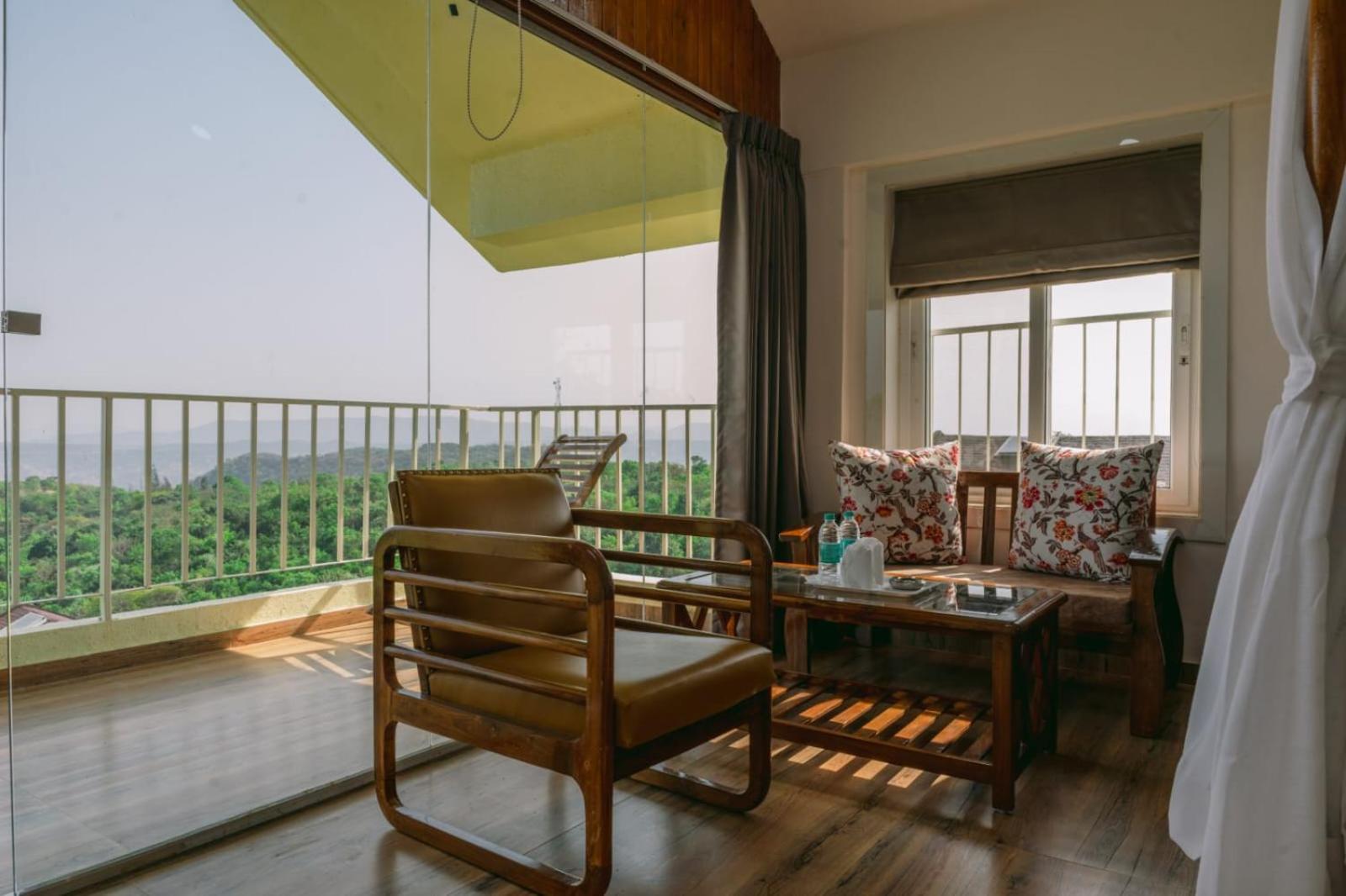 Eshi Resorts And Restaurant - Bhimashankars Jungle Luxury Resort Taleghar Extérieur photo